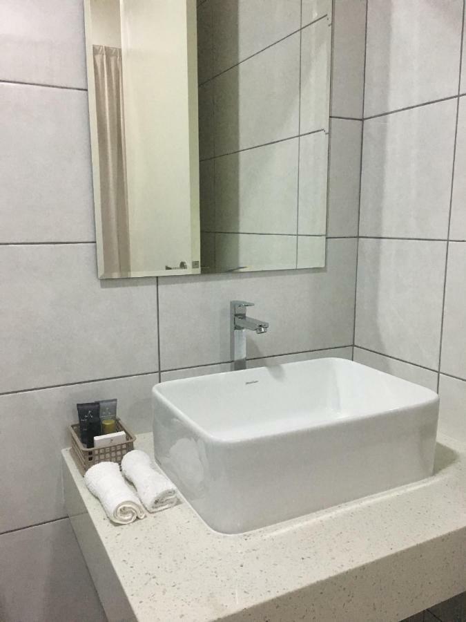 Ioi Conezion Iman's With Pool View Unit