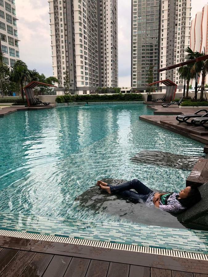 Ioi Conezion Iman's With Pool View Unit *