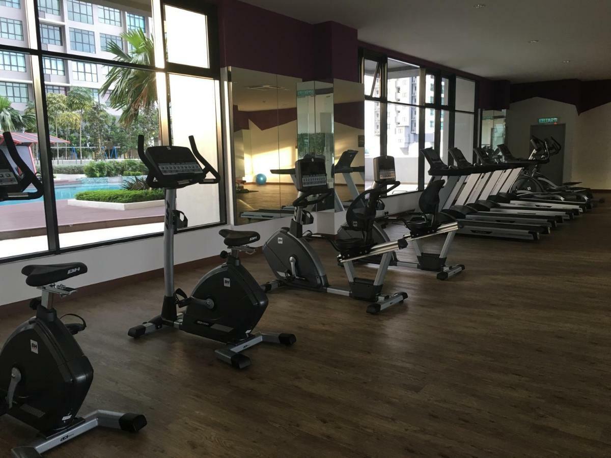 Ioi Conezion Iman's With Pool View Unit * Putrajaya