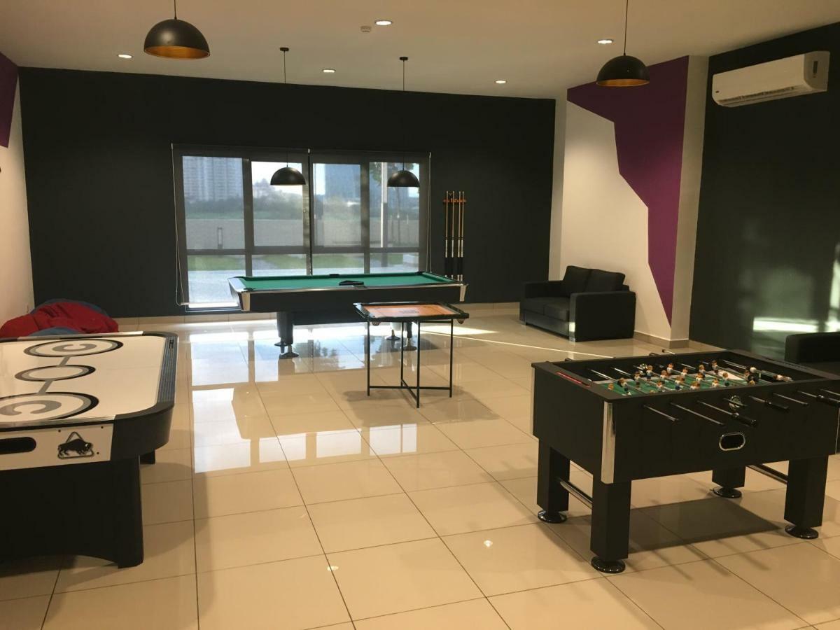 Ioi Conezion Iman's With Pool View Unit Putrajaya