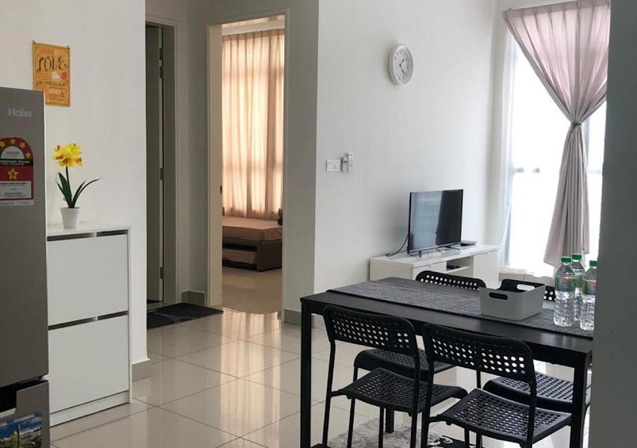 Ioi Conezion Iman's With Pool View Unit *